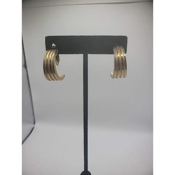 Vintage Napier Gold Tone Clip On Screw Back Earrings Womens Jewelry Costume - Picture 2 of 12